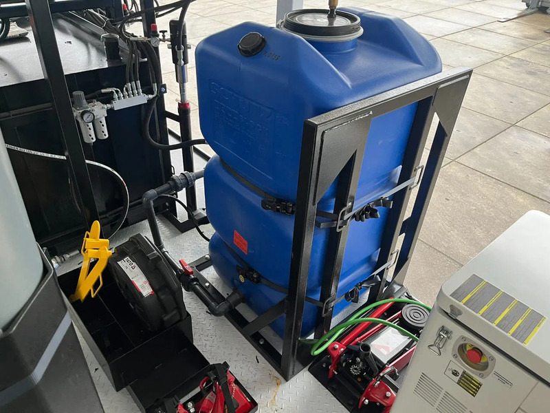 Ny Lastebil Mercedes-Benz Atego 1725 A 4x4 Service Truck: bilde 18