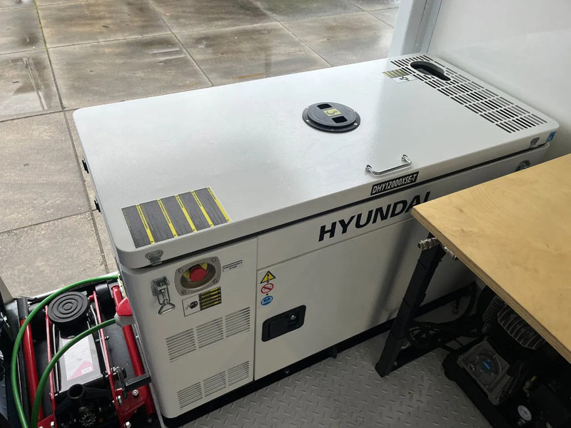 Ny Lastebil Mercedes-Benz Atego 1725 A 4x4 Service Truck: bilde 20