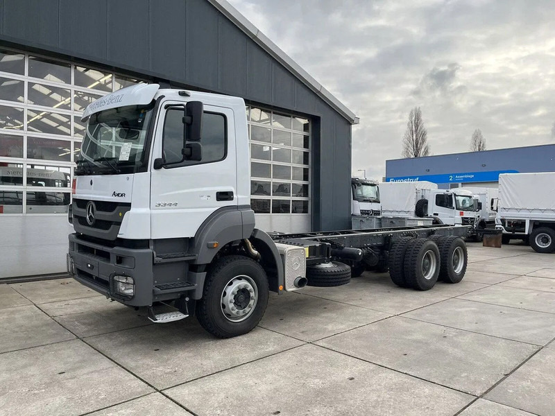 Mercedes-Benz Axor 3344 6x4 Chassis Cabin - Chassis lastebil: bilde 1 Mercedes-Benz Axor 3344 6x4 Chassis Cabin - Chassis lastebil: bilde 1