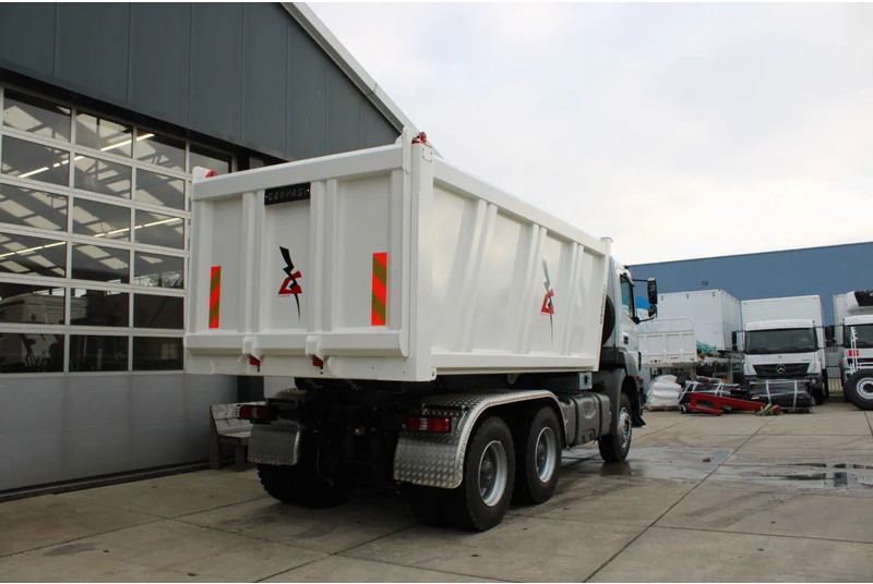 Mercedes-Benz Axor 3344 K 6x4 Tipper Truck - Tippbil: bilde 4 Mercedes-Benz Axor 3344 K 6x4 Tipper Truck - Tippbil: bilde 4