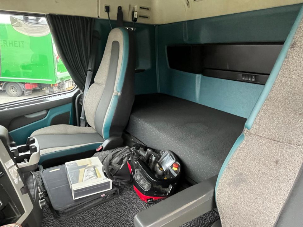 VOLVO (S) Truck FM 420 6x2 Pritsche Heckkran 27m t,Funk,Jib ,E6 - Planbil, Kranbil: bilde 3 VOLVO (S) Truck FM 420 6x2 Pritsche Heckkran 27m t,Funk,Jib ,E6 - Planbil, Kranbil: bilde 3