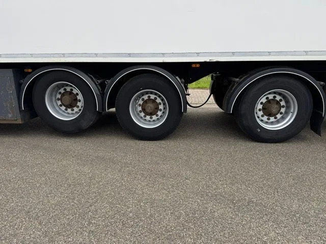Pacton koelvriesoplegger 3 asser met carrier vector koelmachine, stuuras.. - Kjølesemi: bilde 5 Pacton koelvriesoplegger 3 asser met carrier vector koelmachine, stuuras.. - Kjølesemi: bilde 5