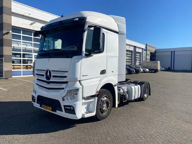 Mercedes-Benz Actros 1840 stream space cabine met spoilers fenders en zonneklep, apk gekeurd. - Trekkvogn: bilde 1 Mercedes-Benz Actros 1840 stream space cabine met spoilers fenders en zonneklep, apk gekeurd. - Trekkvogn: bilde 1