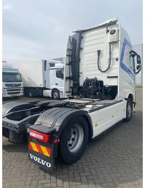 Volvo FH 13.460 XL cabine, euro 6 , full spoilered, smart tacho , new clutch ,beauty..... - Trekkvogn: bilde 4 Volvo FH 13.460 XL cabine, euro 6 , full spoilered, smart tacho , new clutch ,beauty..... - Trekkvogn: bilde 4