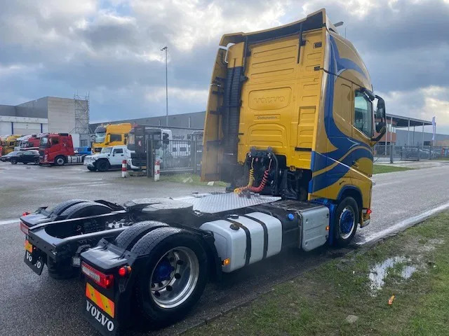 Volvo FH 13.460 trekker, met XL cabine, special paint en incl parc cool, fridge, - Trekkvogn: bilde 4 Volvo FH 13.460 trekker, met XL cabine, special paint en incl parc cool, fridge, - Trekkvogn: bilde 4