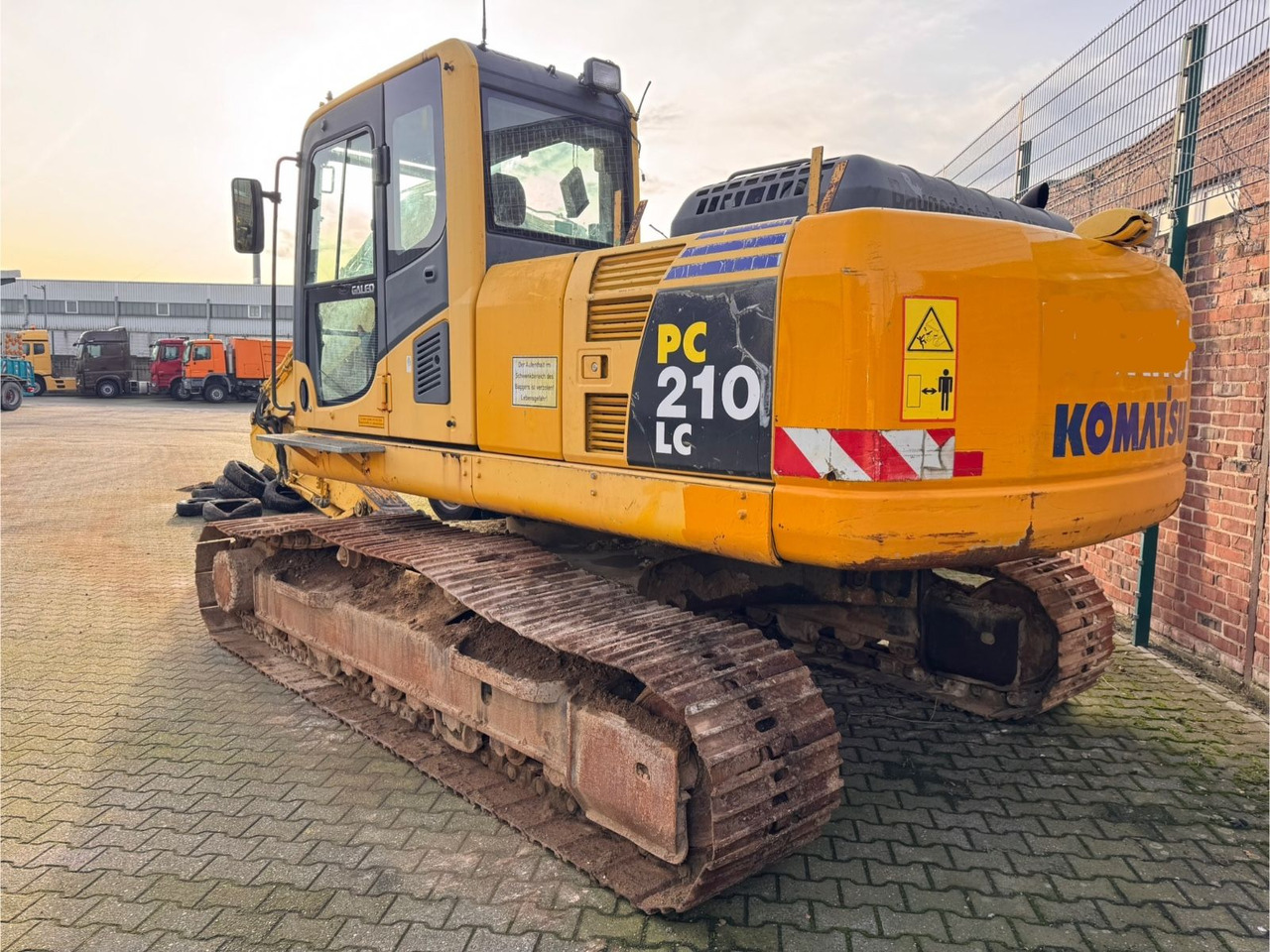 Komatsu PC 210 LCD-8 - Beltegraver: bilde 2 Komatsu PC 210 LCD-8 - Beltegraver: bilde 2