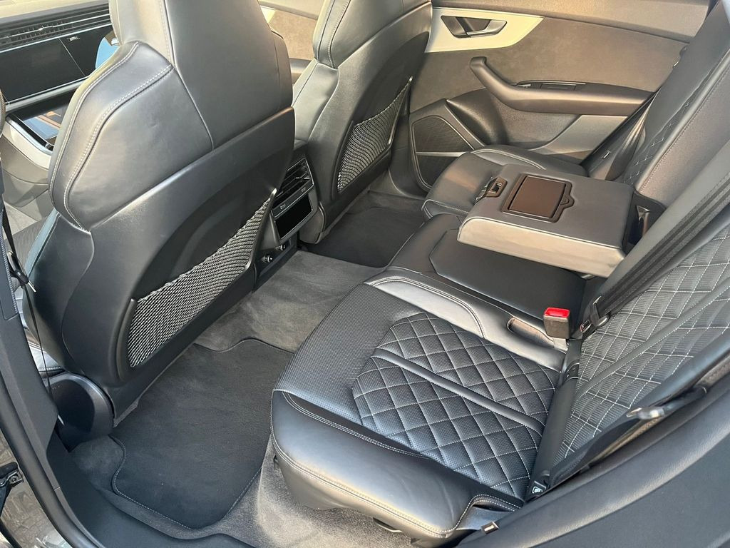 Audi Q8 50 TDI quattro tiptronic 22 Zoll*3xSline*Pano Audi Q8 50 TDI quattro tiptronic 22 Zoll*3xSline*Pano - SUV: bilde 4 Audi Q8 50 TDI quattro tiptronic 22 Zoll*3xSline*Pano Audi Q8 50 TDI quattro tiptronic 22 Zoll*3xSline*Pano - SUV: bilde 4