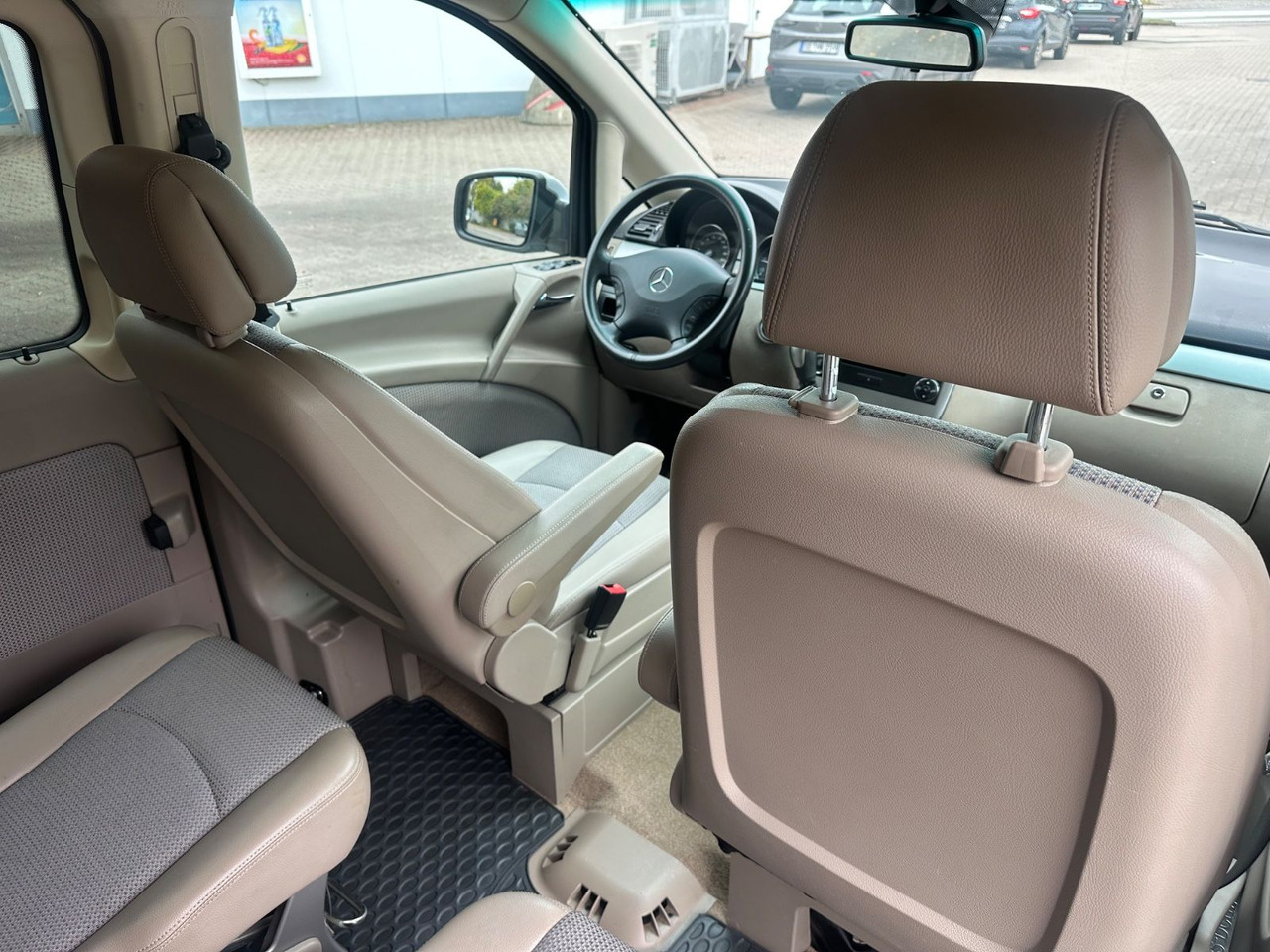 Mercedes-Benz Viano 2.2 CDI AMBIENTE extralang (Autom*133 tKm) - Persontransport: bilde 3 Mercedes-Benz Viano 2.2 CDI AMBIENTE extralang (Autom*133 tKm) - Persontransport: bilde 3