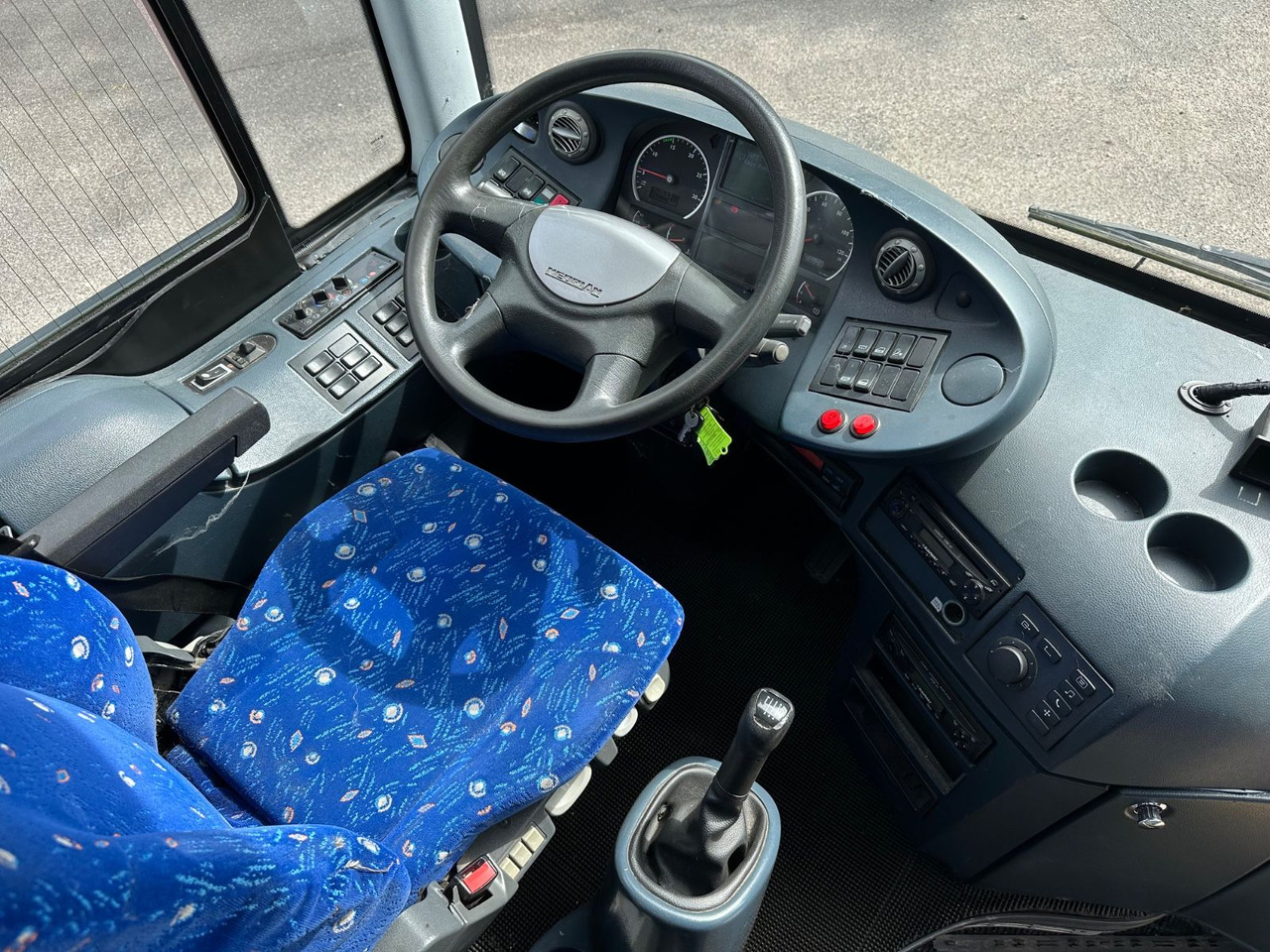 Turistbuss Neoplan P25 Trendliner 3516ÜC Klimaanlage*WC*57 Sitze Neoplan P25 Trendliner 3516ÜC Klimaanlage*WC*57 Sitze: bilde 6 Turistbuss Neoplan P25 Trendliner 3516ÜC Klimaanlage*WC*57 Sitze Neoplan P25 Trendliner 3516ÜC Klimaanlage*WC*57 Sitze: bilde 6