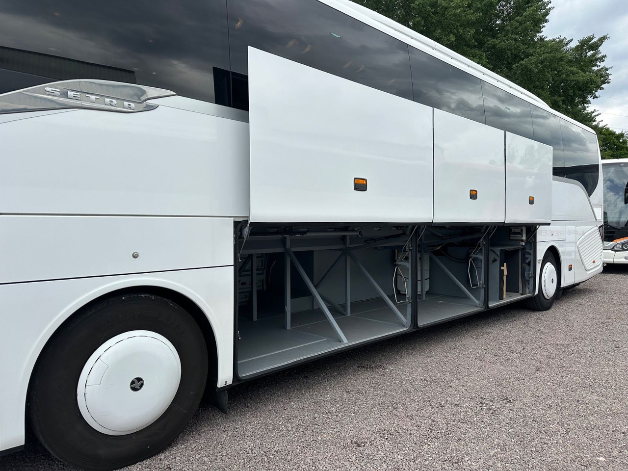 Setra S 516 HD/2A (54 Sitze*DE-Bus) - Turistbuss: bilde 5 Setra S 516 HD/2A (54 Sitze*DE-Bus) - Turistbuss: bilde 5