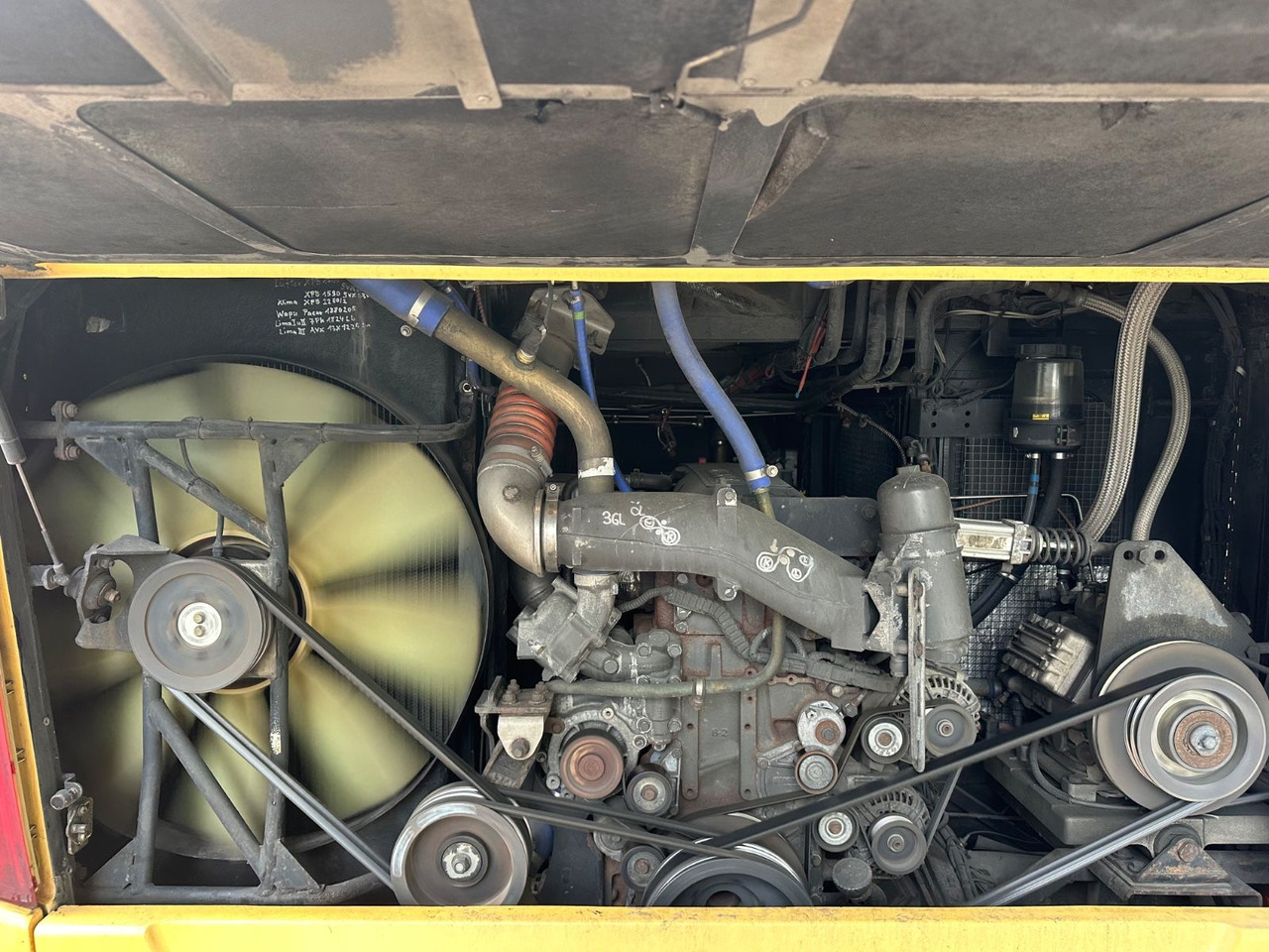 Vanhool TX17 Astron (TOP*57 Sitze) 417 HDH/ 517 HDH - Turistbuss: bilde 4 Vanhool TX17 Astron (TOP*57 Sitze) 417 HDH/ 517 HDH - Turistbuss: bilde 4